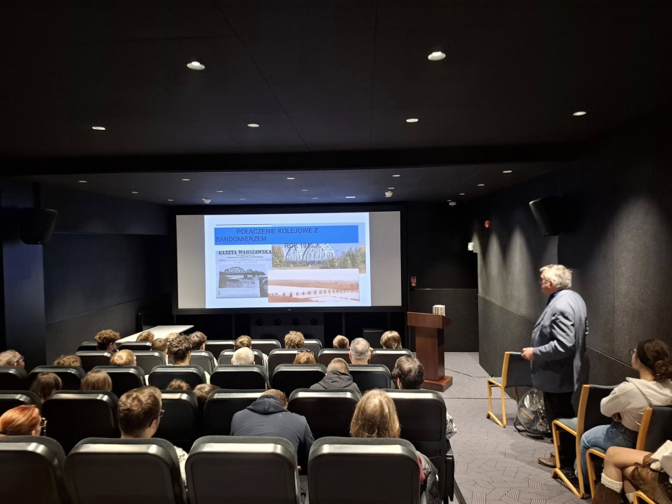 Sesja popularnonaukowa w 140. rocznicę doprowadzenia Drogi Żelaznej Iwangrodzko-Dąbrowskiej do Ostrowca