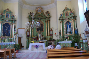 Wnętrze kościoła w Przybysławicach