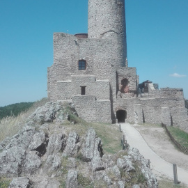 ZAMEK W CHĘCINACH
